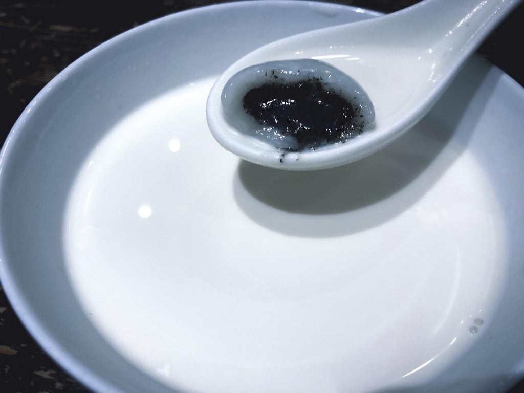 佳佳甜品芝麻湯圓